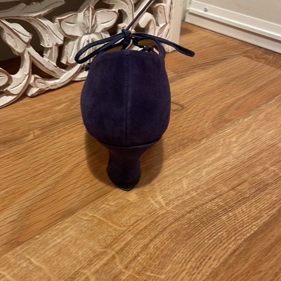 Calico woman’s Gorgeous Blue Suede lace up Shoes - Picture 9 of 9